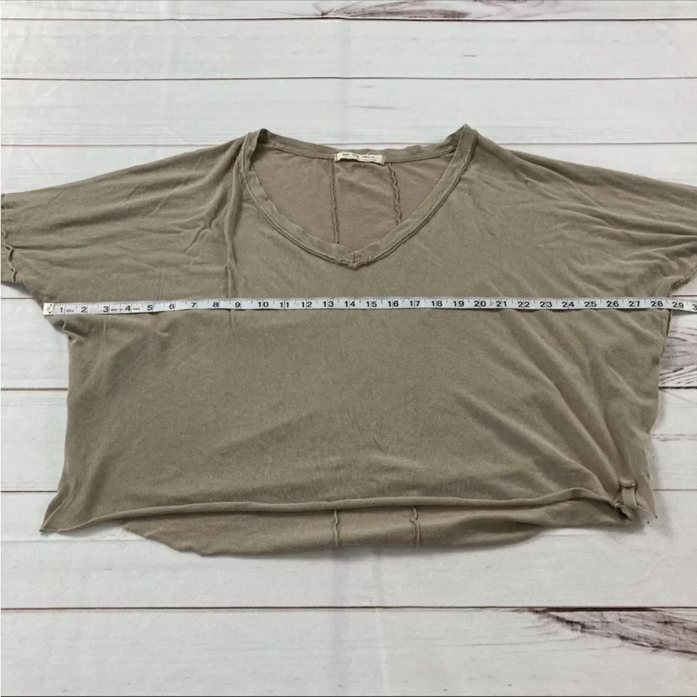 We The Free Womens Beige Long Sleeve V-Neck Tee Oversize Crop Top Small - Picture 6 of 7